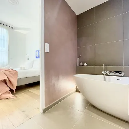 Apartment Parisian 2 Bedrooms Montorgueil 090