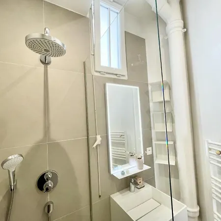 Parisian 2 Bedrooms Montorgueil 090 Paris