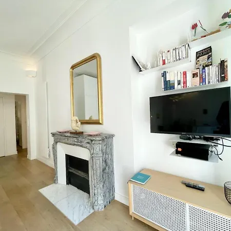 Parisian 2 Bedrooms Montorgueil 090 Apartment Paris