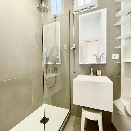 Parisian 2 Bedrooms Montorgueil 090 Apartment *