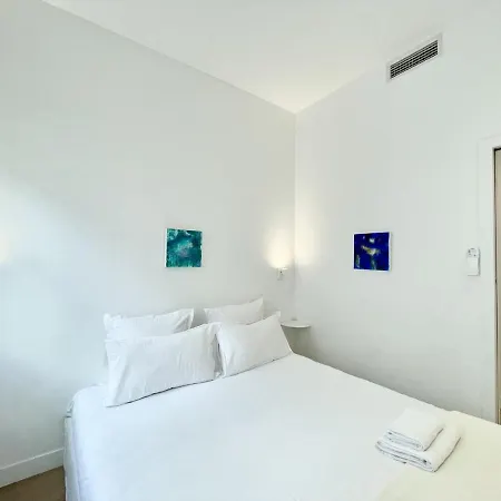 Parisian 2 Bedrooms Montorgueil 090 Parigi